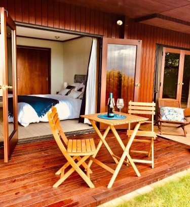 Acacia Bay Apartment | Lake View Garden Apartment