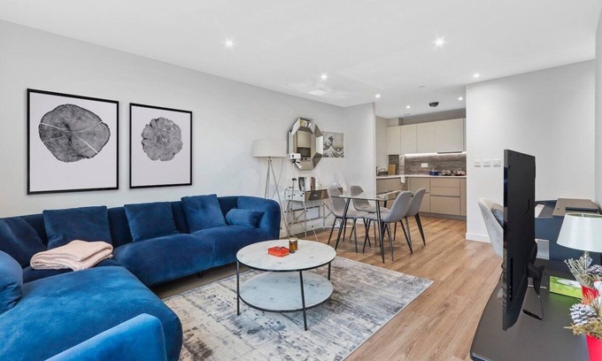 Woodberry Down Apartment | Lake View Hackney Two Bed