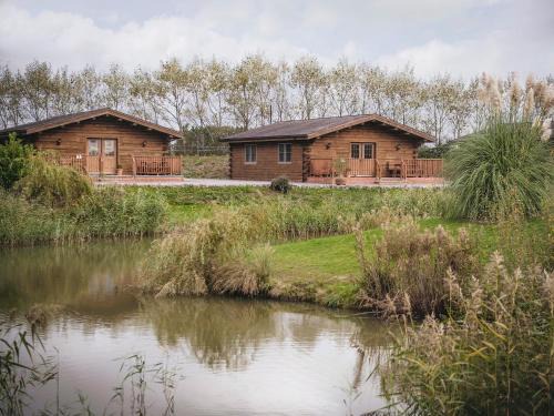 Wrangle House | Lake View Lodges - 25073