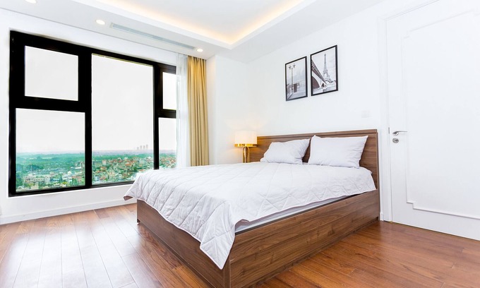 Quang An Apartment | Lake View, Luxuxy Apartment, Dessert, Cinema, Kickfit✫