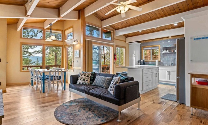 Kings Beach House | Lake Views Dog Friendly Cabin w/Hot Tub!