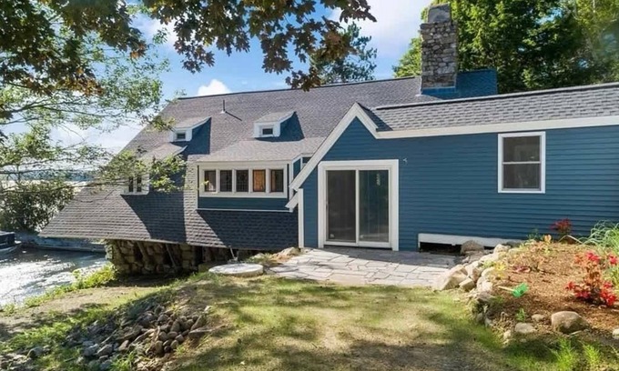 Moultonborough House | Lake Winnipesaukee Kona Carriage House Retreat
