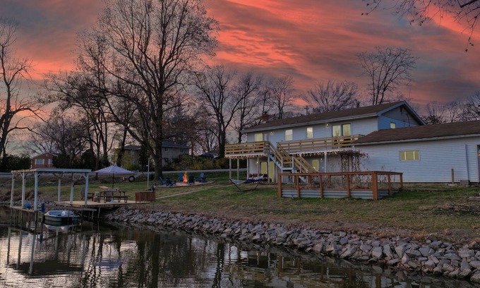 Decatur House | Lakefront 5BR - Fire Pit, Kayaks, Game Room, Water Toys, & More!