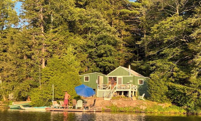 Windsor Cabin | Lakefront Cabin in Beautiful, Quiet Location