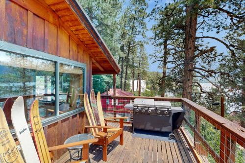 Bayfield House | Lakefront Cabin Retreat (Cabins A & B)