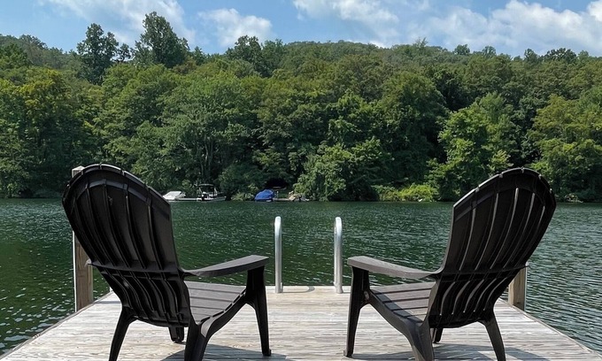 New Fairfield Cabin | Lakefront Cabin w/Dock, Fire Pit and Private Beach on Quiet Candlewood Lake Cove