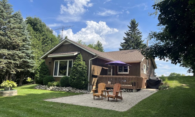 Howick Cottage | Lakefront Cottage in Huron County