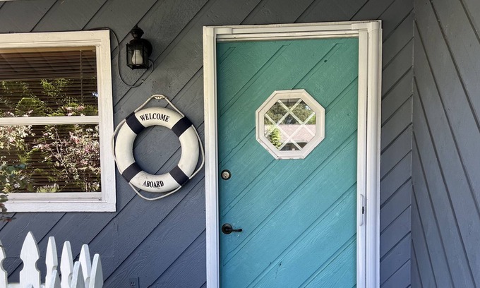 Lake Padgett Estates Cottage | Lakefront cottage with dock