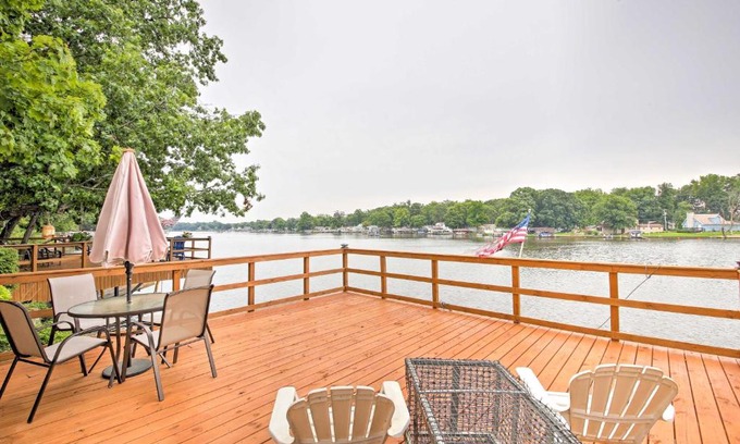 Monticello House | Lakefront Cottage with Deck Near Indiana Beach!