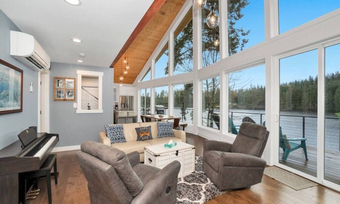 Warm Beach House | Lakefront Dreams | Kayaks, Private Dock, Views!