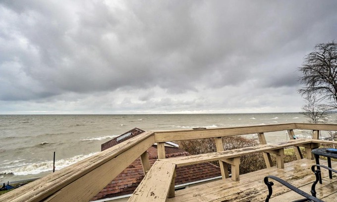 Geneva-on-the-Lake House | Lakefront Geneva Vacation Rental - Walk to Strip!