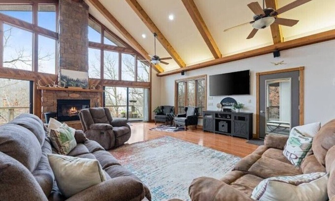 Rogers House | Lakefront Home-NEW Hot Tub- Water Access from Yard-Kayaks-Patio-Game Room