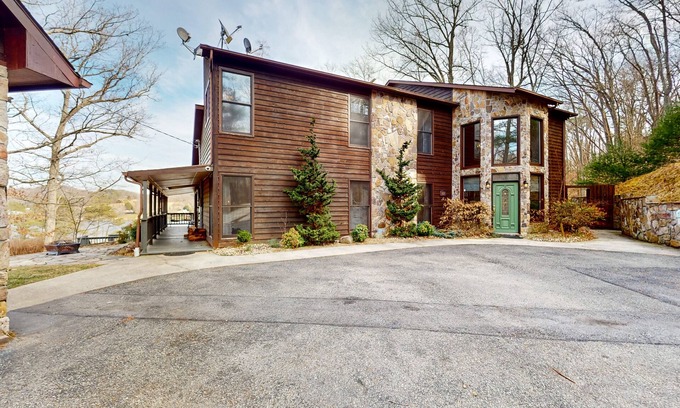 Pulaski House | Lakefront home with lake views, kids game room, docks, deck, grill, kayaks, W/D