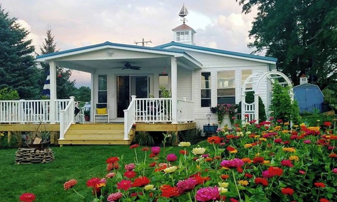 Ripley Cottage | LAKEFRONT PRIVACY ON SUNSET COVE