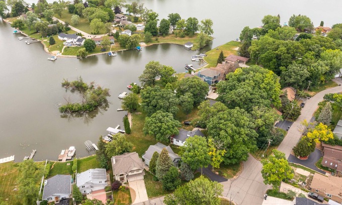 Lake Shangrila House | Lakefront Resort Style Home. Pontoon Available.