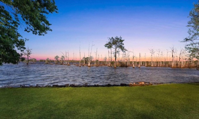 East Point House | Lakefront small town getaway!