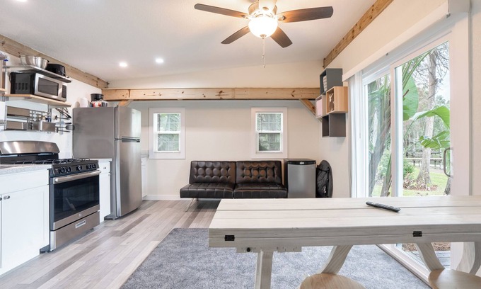 Lutz House | Lakefront Studio - Cozy - Stunning Views