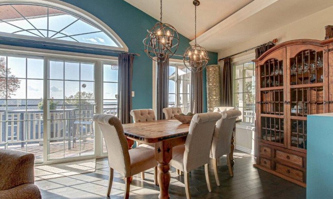 Central Elgin House | Lakefront View w Private BEACH! - Spacious Luxury Estate Home ~ Pet Friendly
