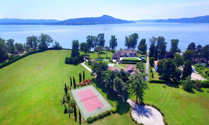 Solcio Villa | Lakefront villa with pool, tennis and golf! - Villa Solcio