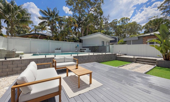 Mannering Park House | Lakeshore Hideaway - Pool, Lake, Wi-Fi!