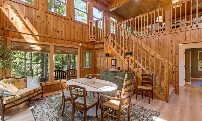Silver Point House | Lakeside 3 BR Retreat - Huge Decks, 1 mile from Hurricane Marina & Beach