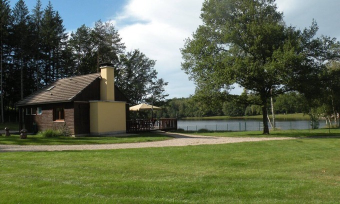 Servieres-le-Chateau Ski Chalet | Lakeside cottage