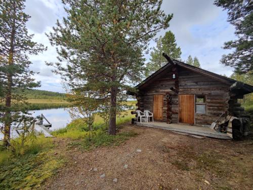 Kaaresuvanto Villa | Lakeside Cabin Hukkajärvi no electricity no running water