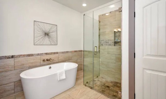 Lindale Condo | Lakeside Getaway #3 near Canton Trade Days