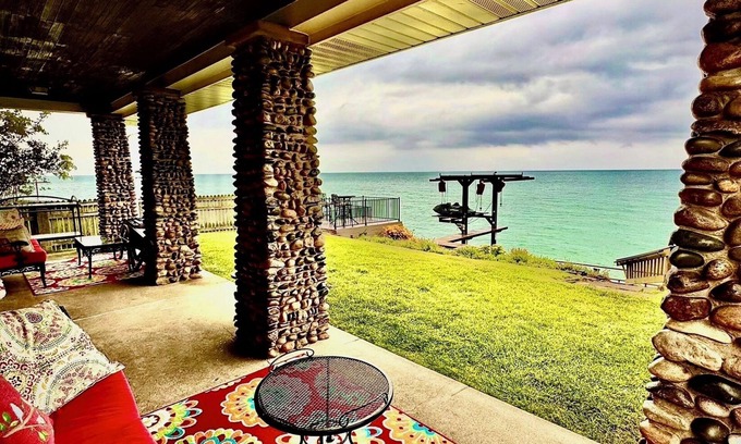 Jeddo House | Lakeside Paradise! A charming blend of cozy comfort and beachfront bliss!