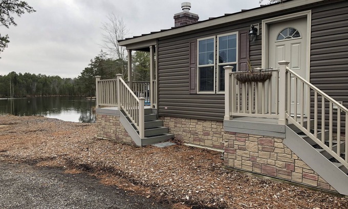 Galloway House | Lakeside Paradise birds serenade tranquility warm fireplace pet &family friendly