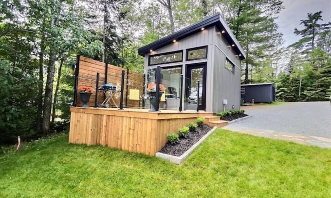Shortts Lake House | Lakeside Retreat: Modern Tiny Home on Shortts Lake