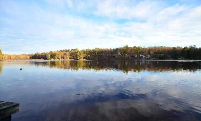 Barrington House | Lakeside Serenity! 3BR/2B Lake Front Retreat with Stunning Views