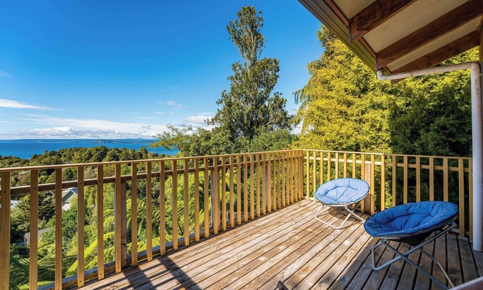 Pukawa House | Lakeview Bush Hideaway - Pukawa Holiday Home