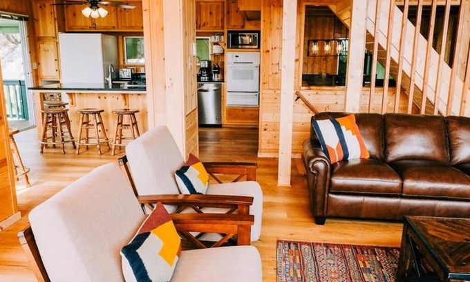 Bass Lake House | Lakeview Cabin with Boat Slip
