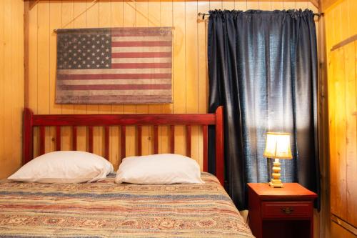 Mead House | Lakeview Cedar Cabin - Uncle Sams Cabin - 3