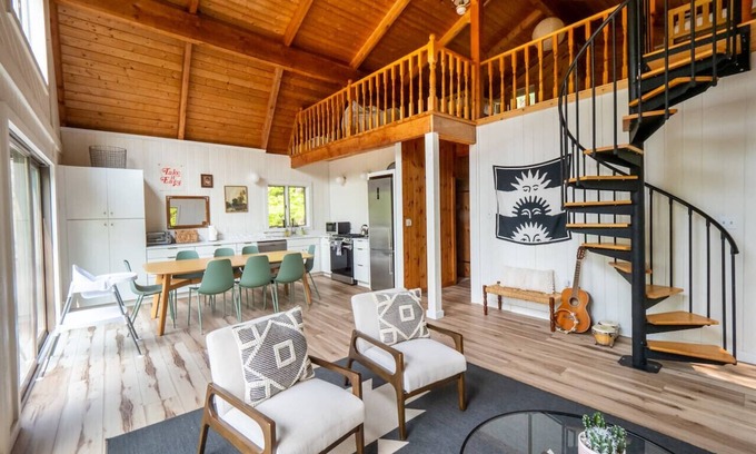 Tolland House | Lakeview Cottage on Otis Reservoir
