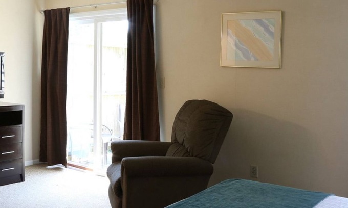 Cheat Lake House | Lakeview Golf Resort 2BR Townhouse. Stay in Comfort