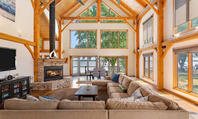 Bass Lake House | Lakeview Lodge - Sleeps 20/Hot Tub/Sauna/Theater/Private Pier