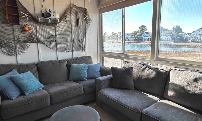 Selbyville House | Lakeview Luxe 2BR Townhouse- Movie Nights, Popcorn Dreams & Ocean City Vibes
