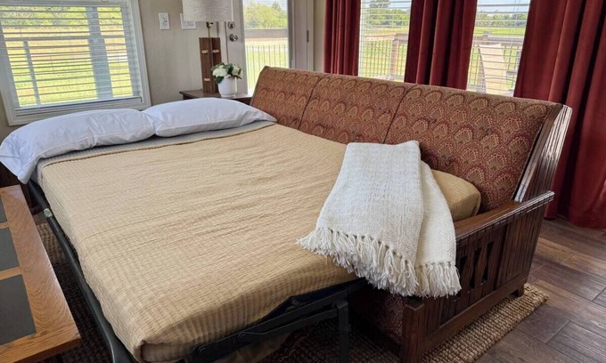 Eastland County Cottage | Lallygag Lane's Country Cottage