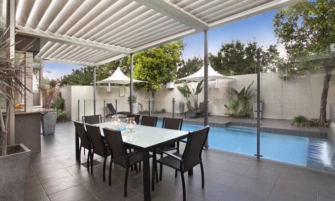 Kangaroo Point House | Lambert House at Kangaroo Point - Close to the CBD. Pet and family friendly