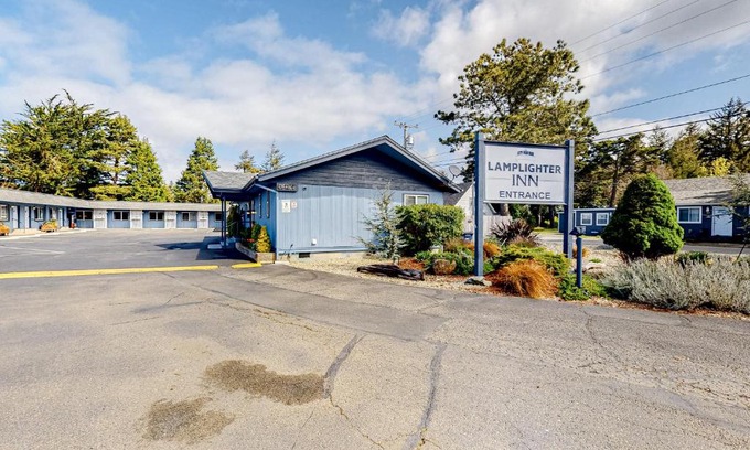 Bandon House | Lamplighter Inn