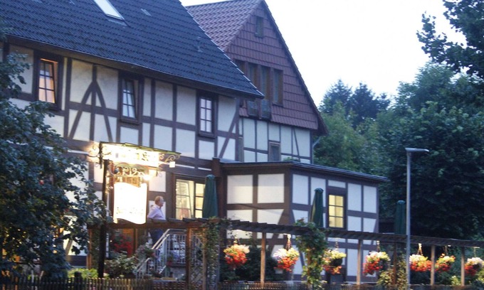 Hann. Muenden Apartment | Landgasthaus zum Krug - double room with shower/WC incl. breakfast