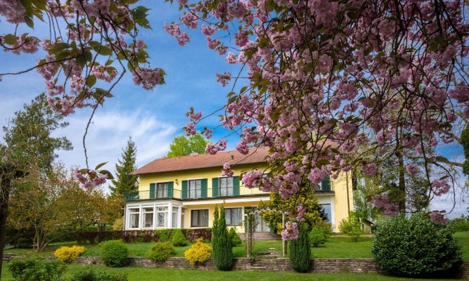 Leonding Bed & Breakfast | Landhaus zu Kürenberg
