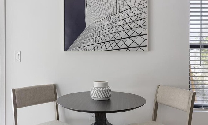 North Mountain Apartment | Landing at 2121 - 1 Bedroom in North Mountain Village