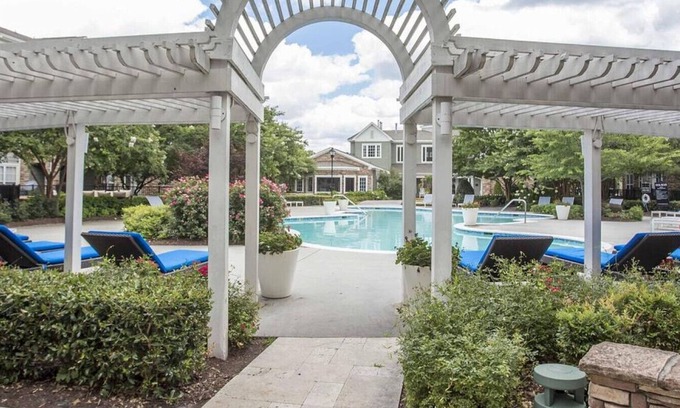 Greenbrier East Apartment | Landing at Hideaway at Greenbrier Luxury Apartment Homes - 1 Bedroom in Greenbrier East
