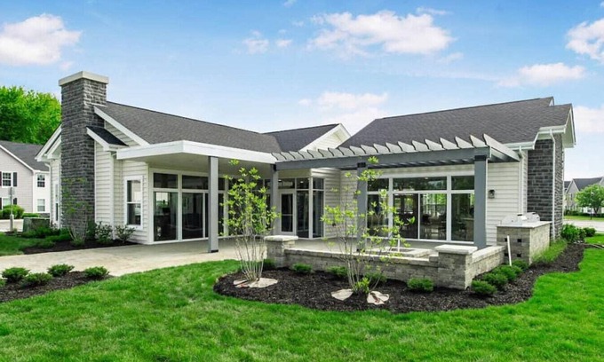 Lewis Center Apartment | Landing at Lake Club at Polaris - 2 Bedrooms in Downtown Columbus