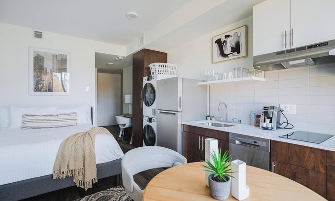 Mann Apartment | Landing at Madrone - Studio in Central District