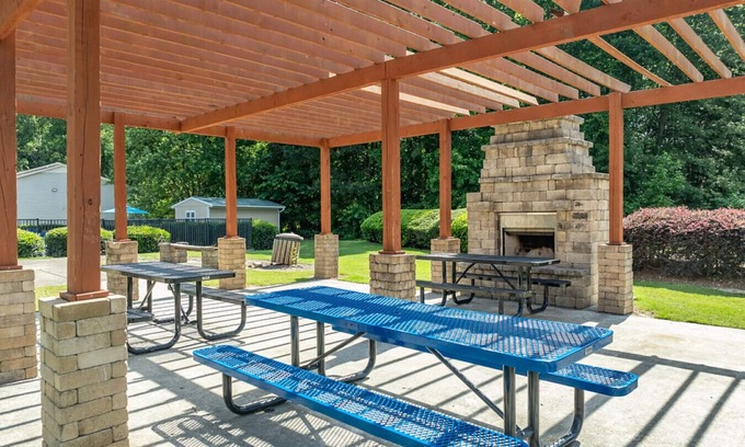 Ellenwood Apartment | Landing at The Park at London - 2 Bedrooms in Morrow