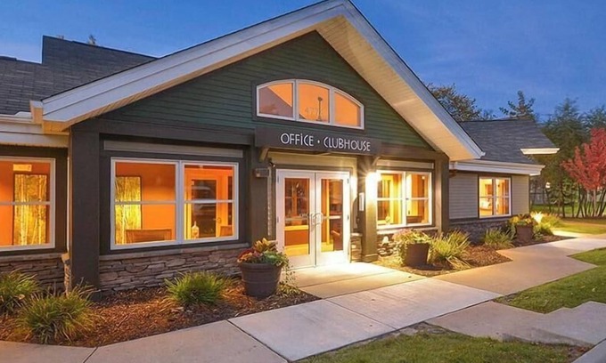 North Oaks Apartment | Landing at White Bear Woods - 2 Bedrooms in Downtown White Bear Lake